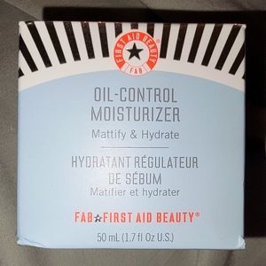 NIB First Aid Beauty Oil-Control Moisturizer 50 ml